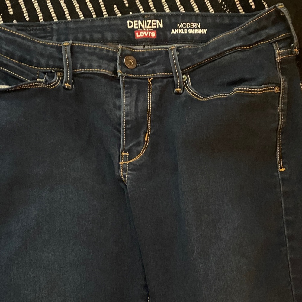 Denizen from Levi's Dark Blue Ankle Jeans